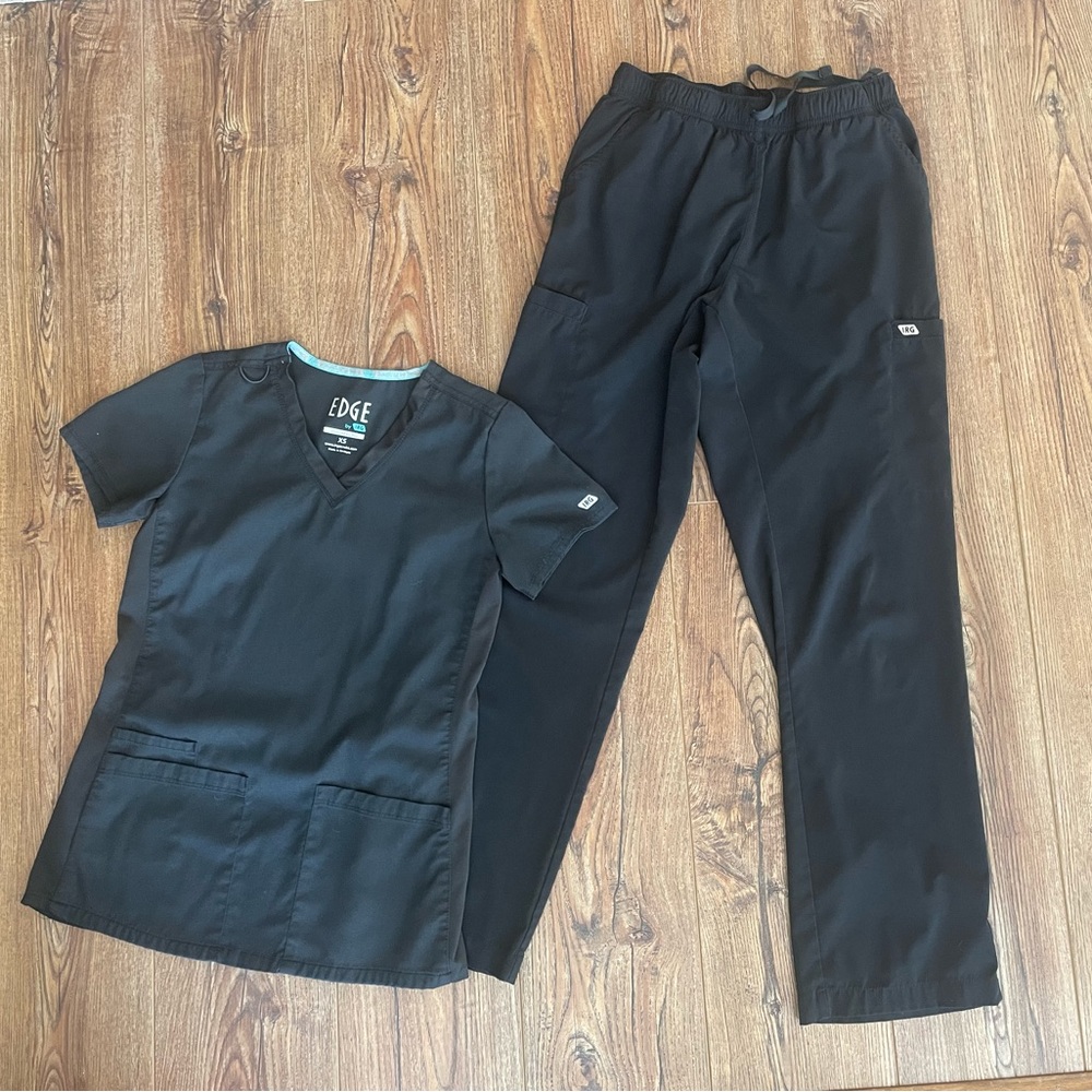 Scrub set